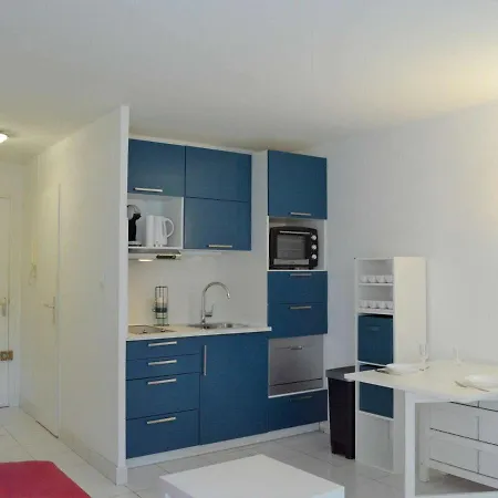 Studio Cap D'Agde, 1 Piece, 4 Personnes - Fr-1-249-341
